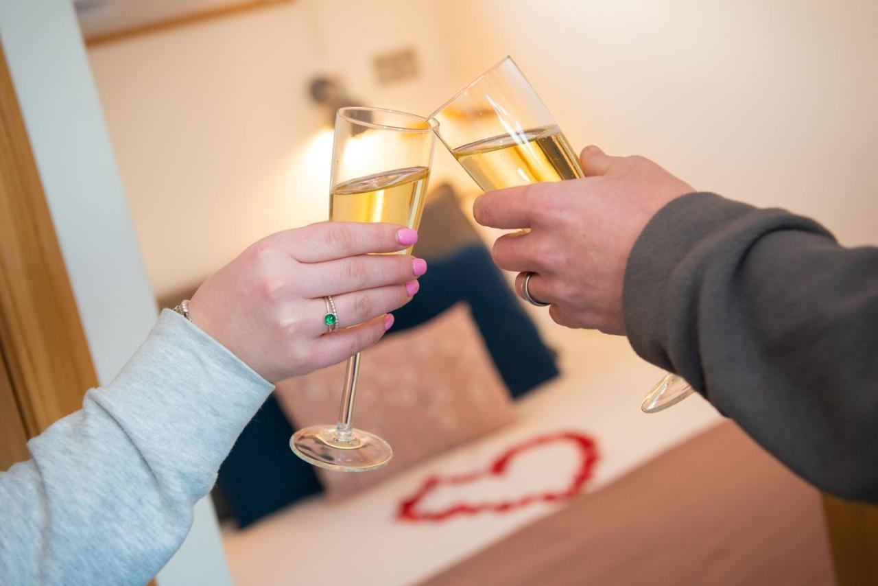 Bonnie Barns - Adults Only Luxury Lodges With Hot Tubs Luss Zewnętrze zdjęcie